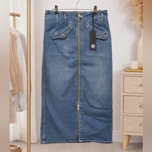 NWT Dee Ocleppo Size 6 Denim Pencil Skirt with Gold Zipper